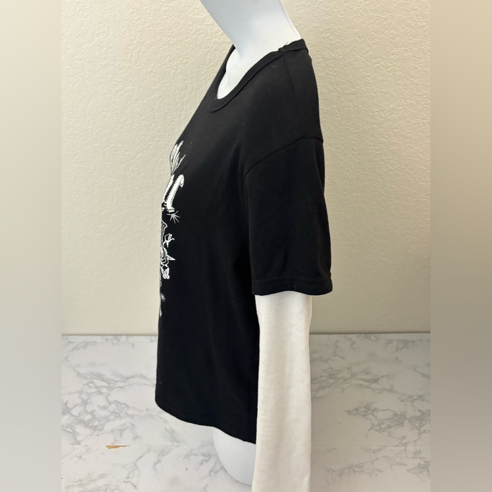 Cult Favorite Long Sleeve Top Twofer Womens XL Eternal Balance Bead Jewel Emo​ - Picture 3 of 6